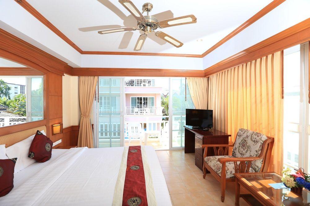 Chaba Kata Beach Hotel Exterior foto