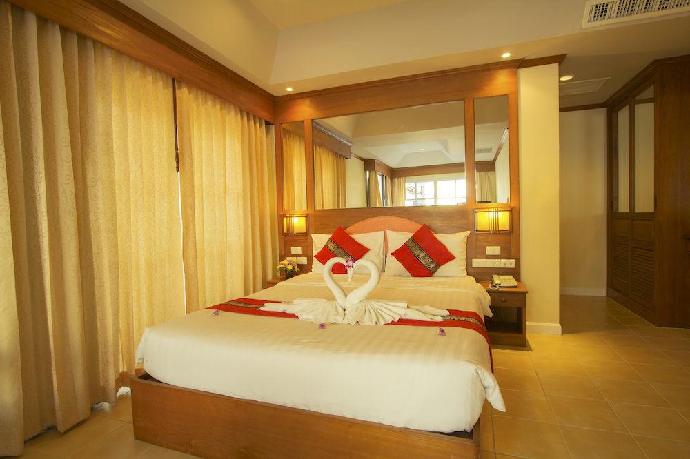 Chaba Kata Beach Hotel Exterior foto