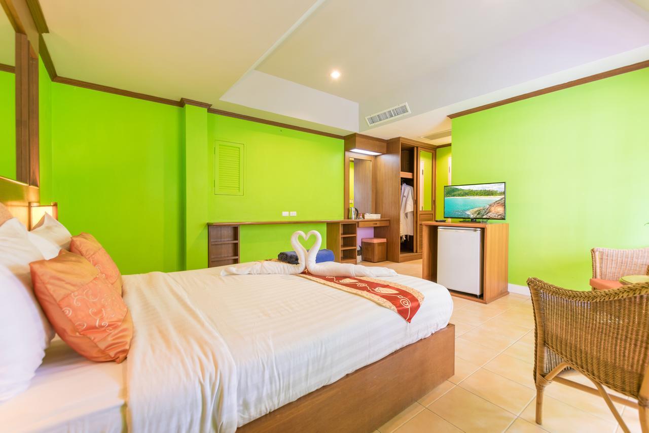 Chaba Kata Beach Hotel Habitación foto